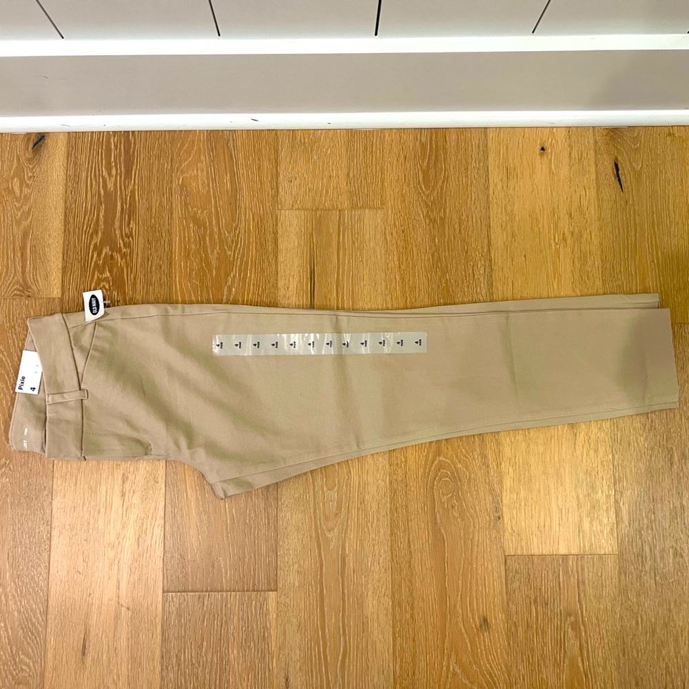 BRAND new khaki Old Navy pants